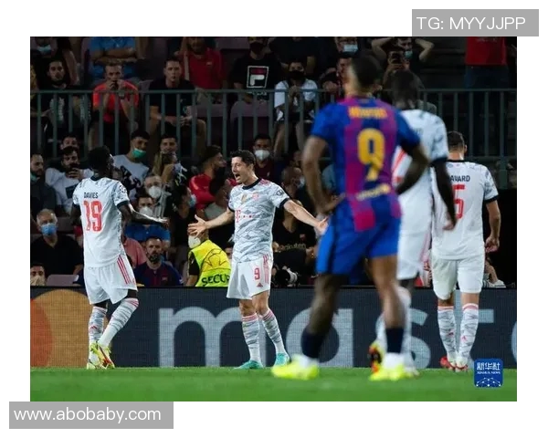 巴萨终结拜仁夺冠梦,莱万传射助拜仁客场2-0击败巴萨 巴萨终结拜仁夺冠梦,莱万传射助拜仁客场2-0击败巴萨