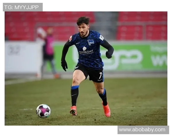 柏林赫塔主场喜获重要胜利,德甲保级压力大减 柏林赫塔主场喜获重要胜利,德甲保级压力大减