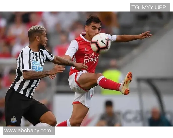 拜仁慕尼黑横扫沃尔夫斯堡,保持不败势不可挡 拜仁慕尼黑横扫沃尔夫斯堡,保持不败势不可挡