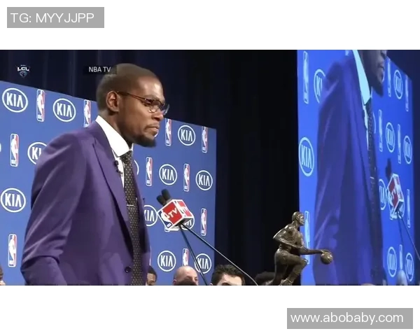 杜兰特再度入选全明星首发,夺得历史第二次MVP称号 杜兰特再度入选全明星首发,夺得历史第二次MVP称号