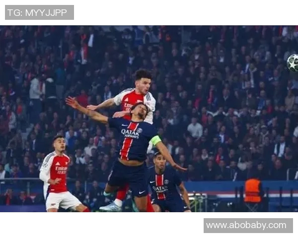 法甲巴黎圣日耳曼宣布签下英超球星，刷新转会纪录，引发球迷热议