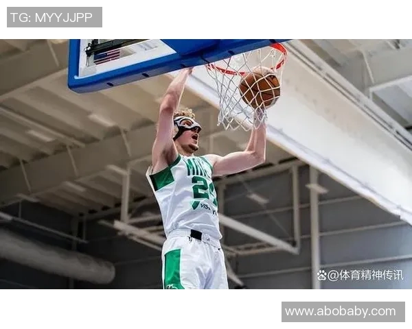 湖人队官方宣布签下自由球员，加强内线深度助力季后赛冲刺