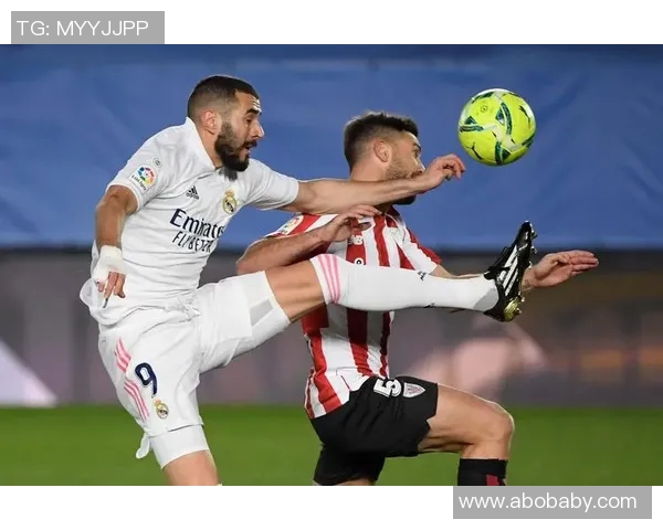 皇马2-1击败毕尔巴鄂，本泽马神奇绝杀——王者归来