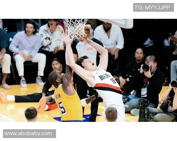 开拓者主场大胜湖人，展现实力